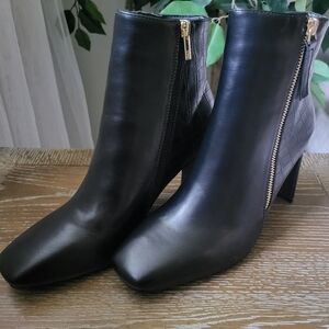 NWOT New York & Company Una Women's Bootie Casual Zip Up Square Toe Size 7.5